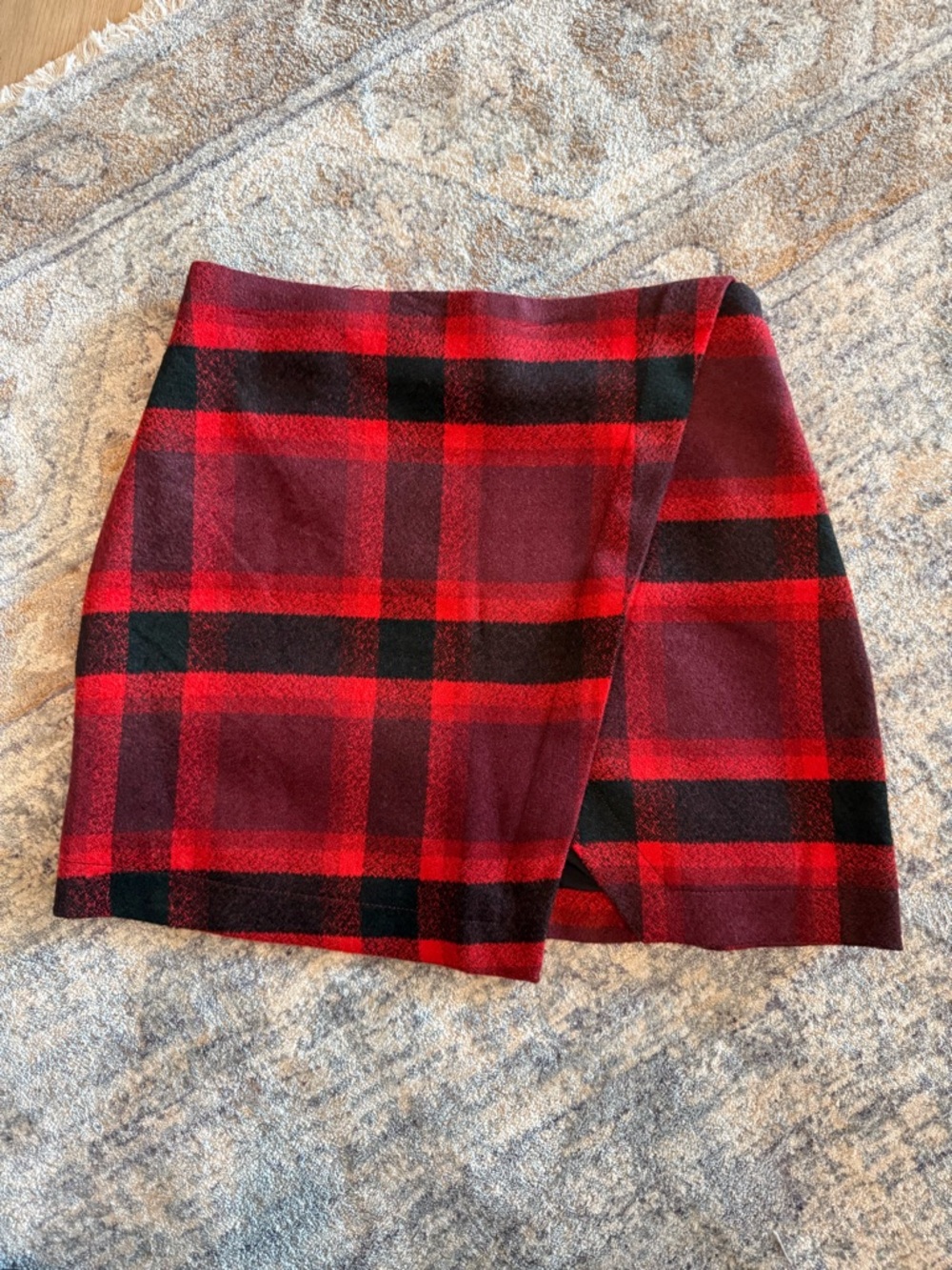 Abercrombie & Fitch Red and Black Plaid Wool Mini Skirt- Size: 0